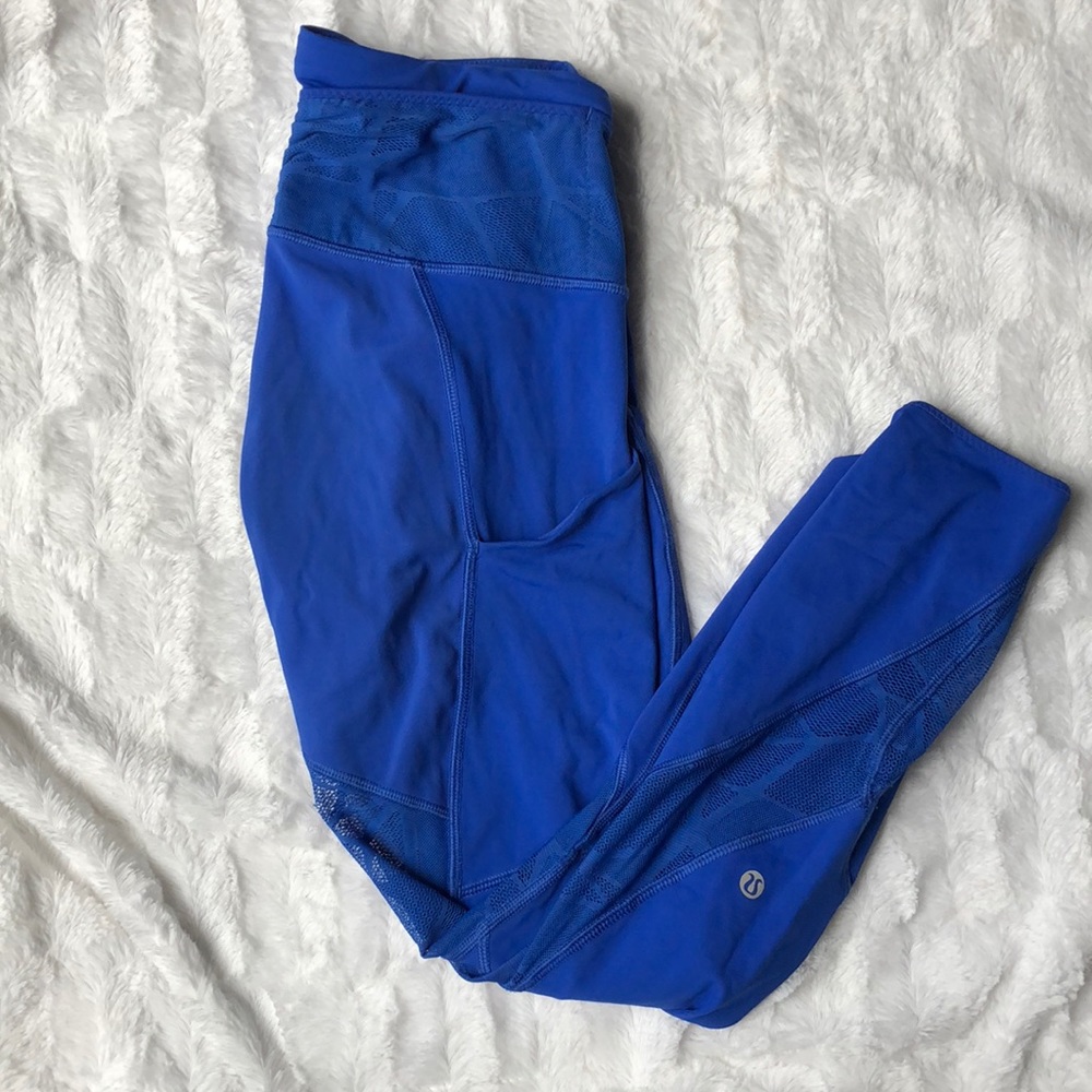 Lululemon crop with mesh panels